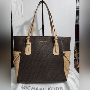 Michael Kors Voyager East West Tote Bag